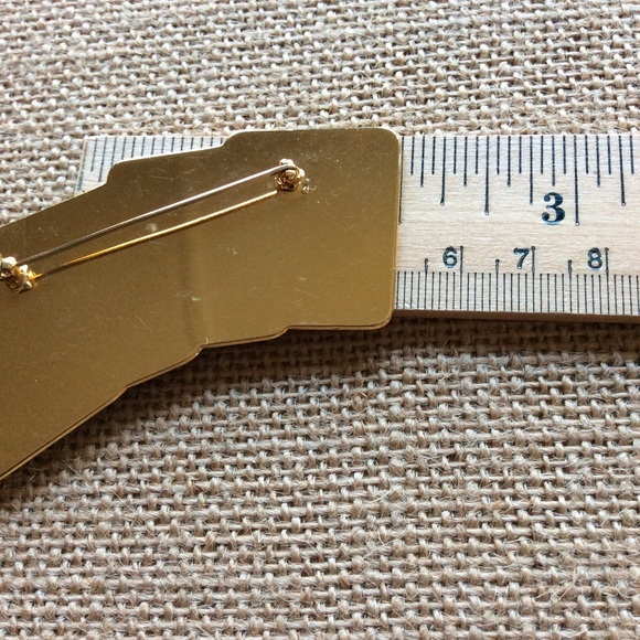 A Royal Flush Brooch - Picture 13 of 15